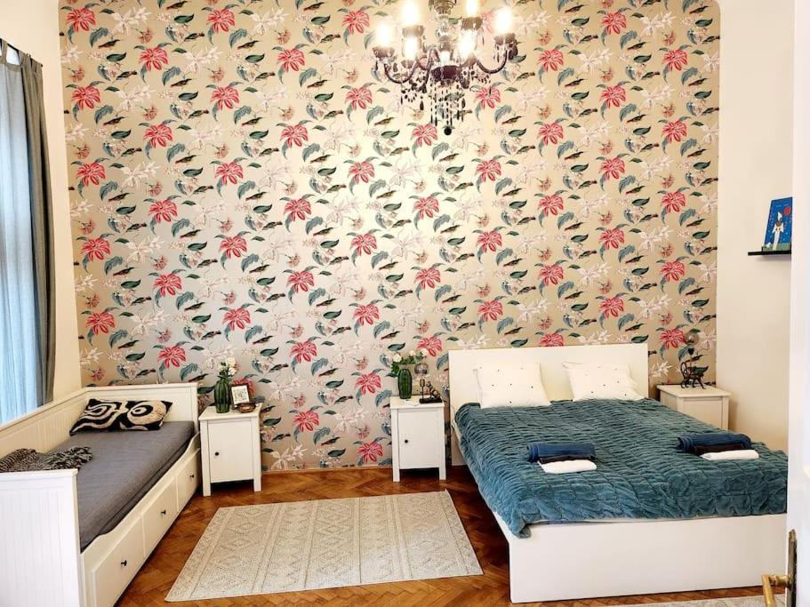 Travelers Award Winning Place In The Heart Of Kamilla *